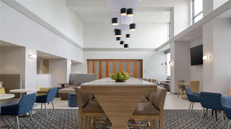 <b>Hampton Inn & Suites Wilkes-Barre Lobby</b>. Images powered by <a href="https://iceportal.shijigroup.com/" title="IcePortal" target="_blank">IcePortal</a>.