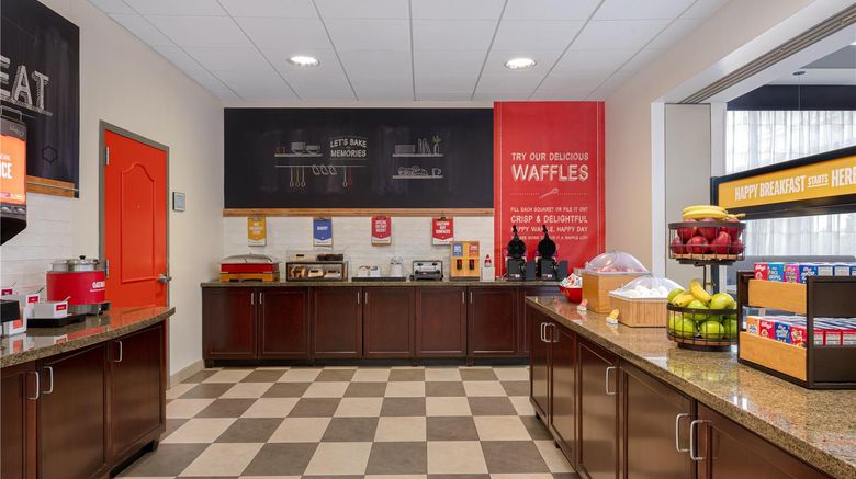 <b>Hampton Inn & Suites Wilkes-Barre Restaurant</b>. Images powered by <a href="https://iceportal.shijigroup.com/" title="IcePortal" target="_blank">IcePortal</a>.