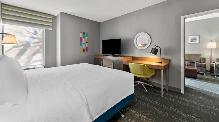 Hampton Inn & Suites Newtown Room