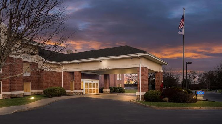 Hampton Inn & Suites Newtown Exterior