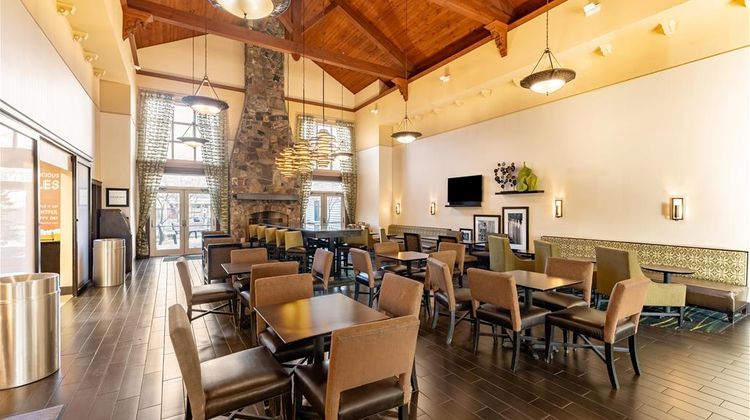 Hampton Inn & Suites Newtown Restaurant