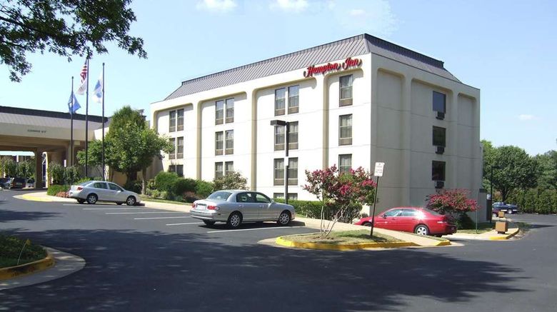 <b>Hampton Inn Alexandria/Pentagon South Exterior</b>. Images powered by <a href="https://iceportal.shijigroup.com/" title="IcePortal" target="_blank">IcePortal</a>.