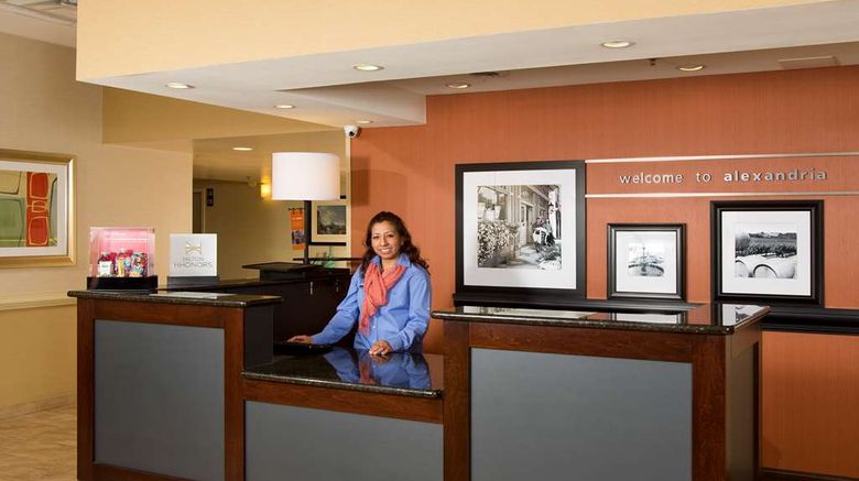 <b>Hampton Inn Alexandria/Pentagon South Lobby</b>. Images powered by <a href="https://iceportal.shijigroup.com/" title="IcePortal" target="_blank">IcePortal</a>.