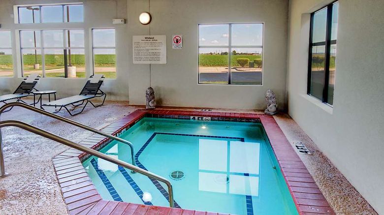 <b>Hampton Inn & Suites Altus Pool</b>. Images powered by <a href="https://iceportal.shijigroup.com/" title="IcePortal" target="_blank">IcePortal</a>.