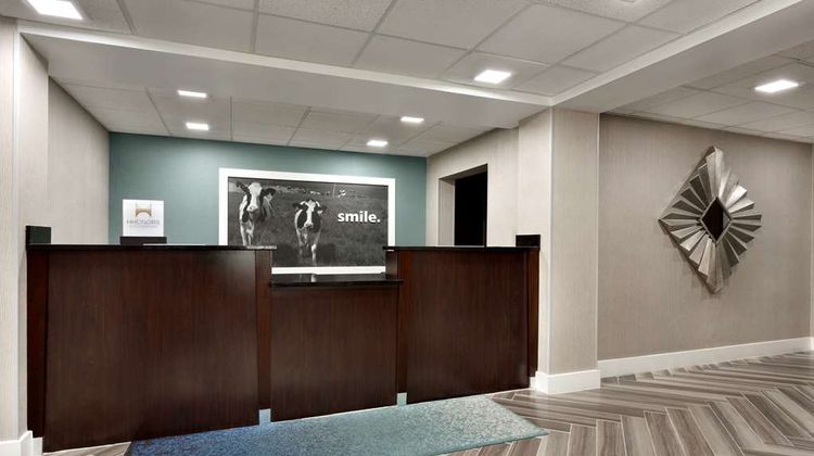 Hampton Inn Waycross Lobby