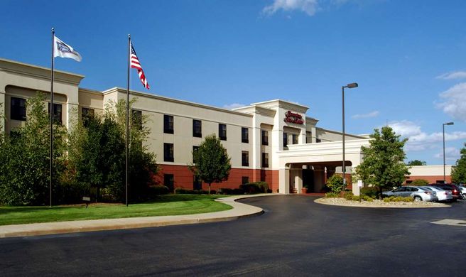 Hampton Inn & Suites Kalamazoo-Oshtemo Exterior