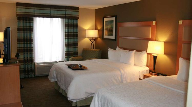 Hampton Inn & Suites Kalamazoo-Oshtemo Room
