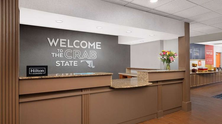 Hampton Inn Columbia Lobby