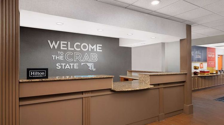 Hampton Inn Columbia Lobby