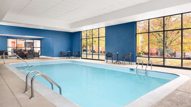 Hampton Inn Columbia Pool