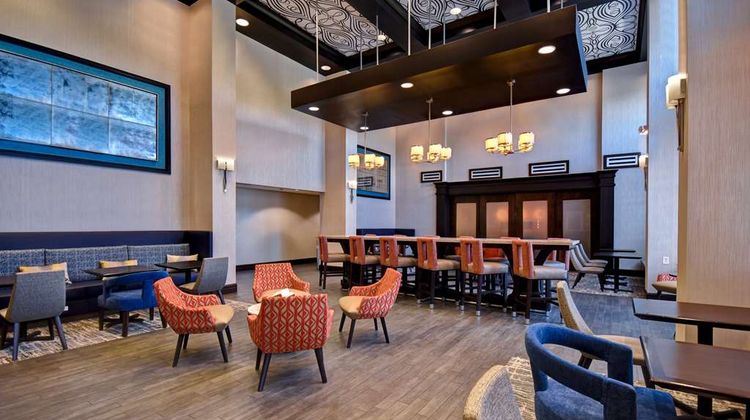 Hampton Inn & Suites Columbia South Lobby