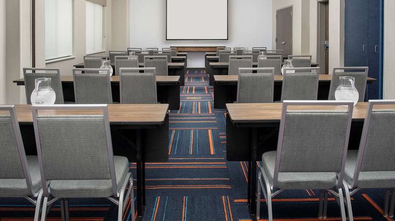 <b>Hampton Inn Baltimore-Camden Yards Meeting</b>. Images powered by <a href="https://iceportal.shijigroup.com/" title="IcePortal" target="_blank">IcePortal</a>.