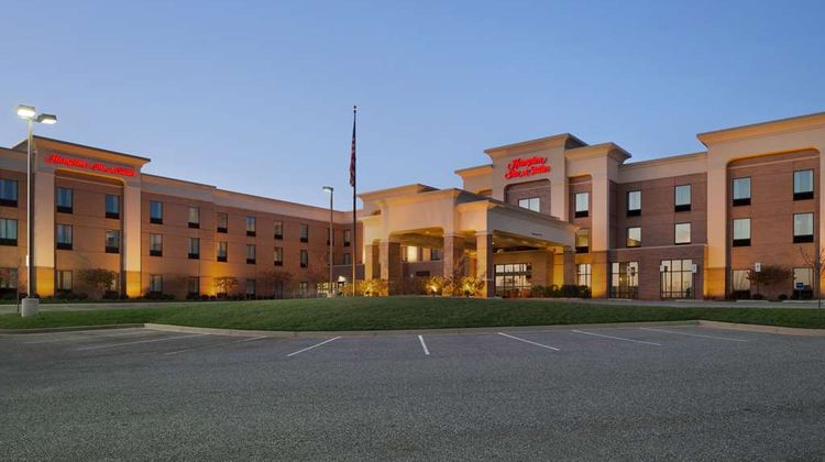 Hampton Inn & Suites Edgewood Exterior