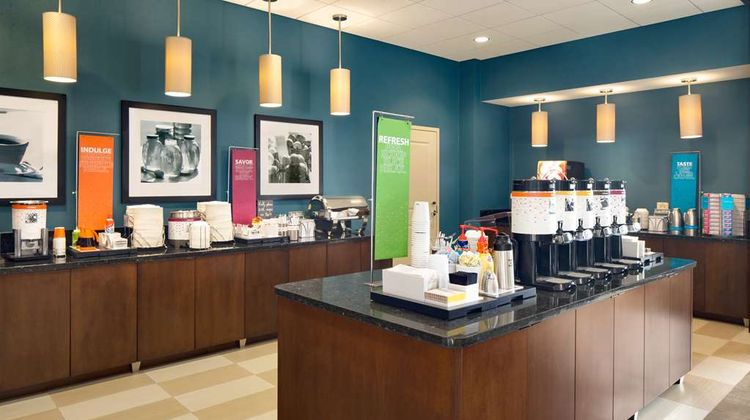 Hampton Inn & Suites Edgewood Restaurant