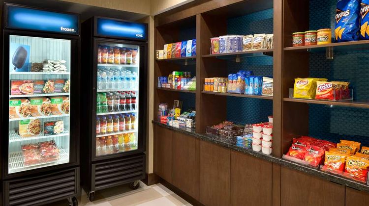 Hampton Inn & Suites Edgewood Restaurant