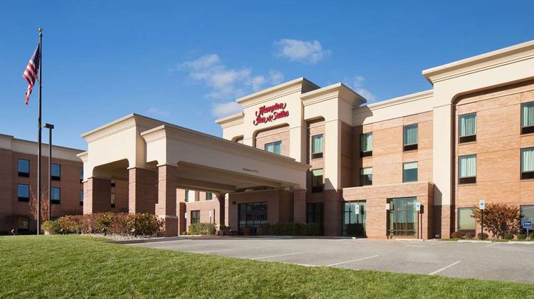 Hampton Inn & Suites Edgewood Exterior