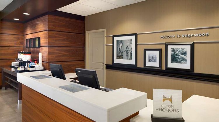 Hampton Inn & Suites Edgewood Lobby