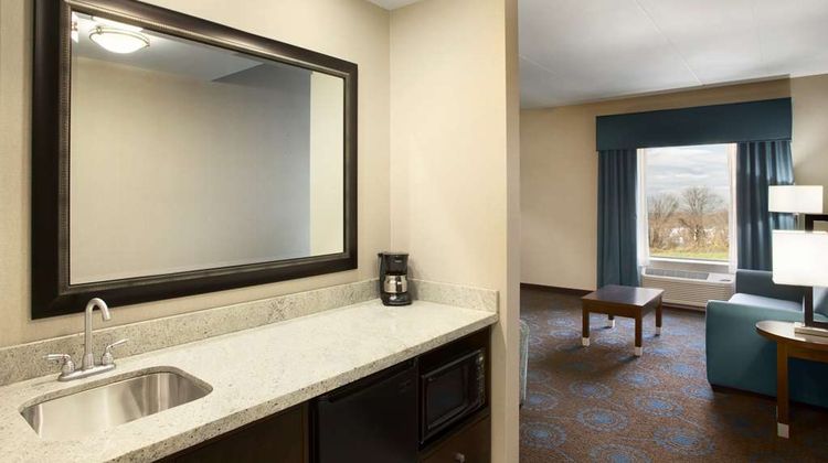 Hampton Inn & Suites Edgewood Room