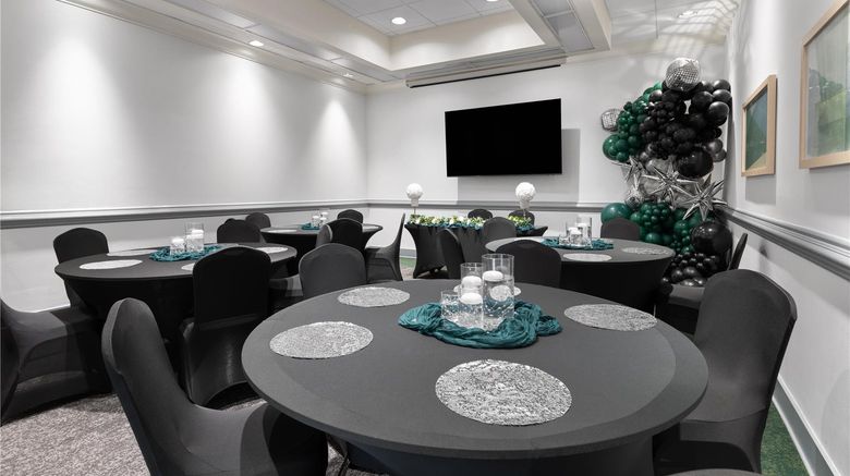 <b>Hampton Inn Baltimore-Glen Burnie Meeting</b>. Images powered by <a href="https://iceportal.shijigroup.com/" title="IcePortal" target="_blank">IcePortal</a>.