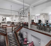Hampton Inn & Suites Inner Harbor Lobby