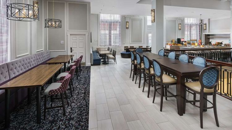 Hampton Inn & Suites Inner Harbor Restaurant