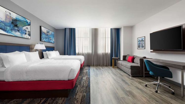 Hampton Inn & Suites Inner Harbor Room
