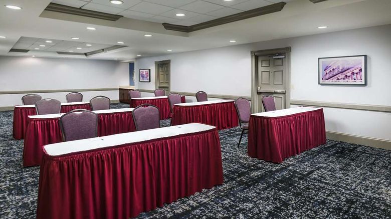 <b>Hampton Inn & Suites Inner Harbor Meeting</b>. Images powered by <a href="https://iceportal.shijigroup.com/" title="IcePortal" target="_blank">IcePortal</a>.