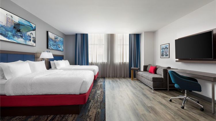Hampton Inn & Suites Inner Harbor Room