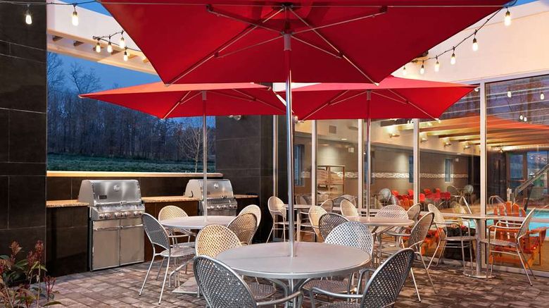 <b>Home2 Suites by Hilton Lobby</b>. Images powered by <a href="https://iceportal.shijigroup.com/" title="IcePortal" target="_blank">IcePortal</a>.