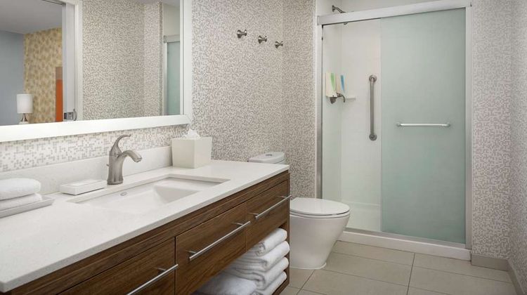 Home2 Suites by Hilton Room
