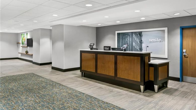<b>Hampton Inn & Suites-Baltimore/Woodlawn Lobby</b>. Images powered by <a href="https://iceportal.shijigroup.com/" title="IcePortal" target="_blank">IcePortal</a>.