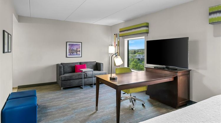 Hampton Inn & Suites-Baltimore/Woodlawn Room