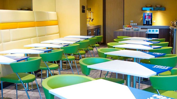 Hampton by Hilton Barranquilla Restaurant