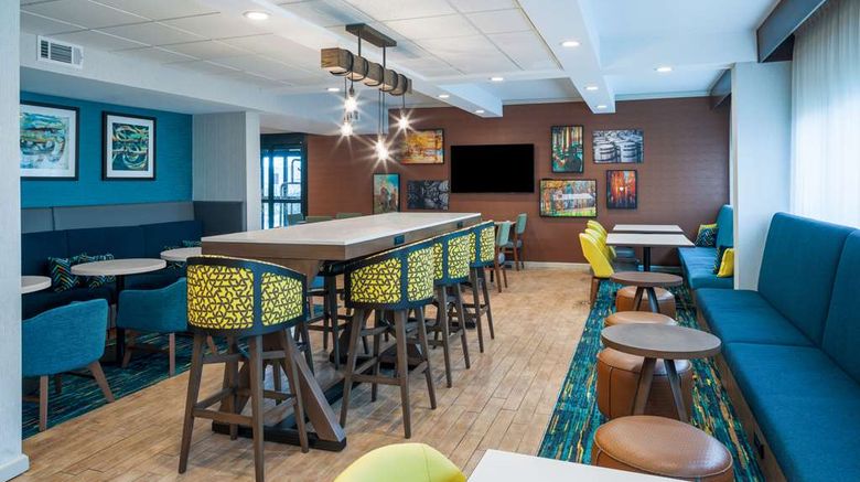<b>Spark by Hilton Bardstown Restaurant</b>. Images powered by <a href="https://iceportal.shijigroup.com/" title="IcePortal" target="_blank">IcePortal</a>.