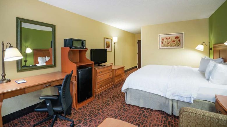 <b>Spark by Hilton Bardstown Room</b>. Images powered by <a href="https://iceportal.shijigroup.com/" title="IcePortal" target="_blank">IcePortal</a>.