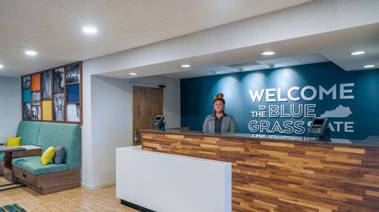 <b>Spark by Hilton Bardstown Lobby</b>. Images powered by <a href="https://iceportal.shijigroup.com/" title="IcePortal" target="_blank">IcePortal</a>.