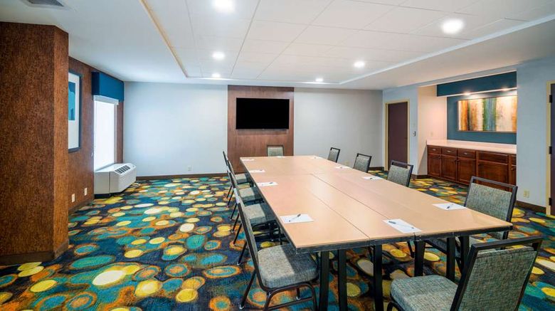 <b>Spark by Hilton Bardstown Meeting</b>. Images powered by <a href="https://iceportal.shijigroup.com/" title="IcePortal" target="_blank">IcePortal</a>.