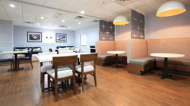 <b>Hampton Inn Bordentown Restaurant</b>. Images powered by <a href="https://iceportal.shijigroup.com/" title="IcePortal" target="_blank">IcePortal</a>.