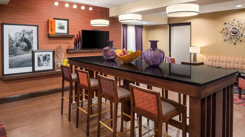 <b>Hampton Inn Belle Vernon Lobby</b>. Images powered by <a href="https://iceportal.shijigroup.com/" title="IcePortal" target="_blank">IcePortal</a>.