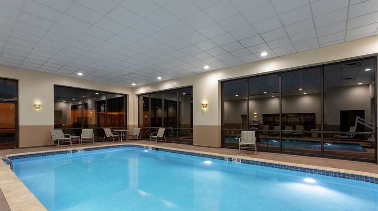 Hampton Inn Bedford Pool