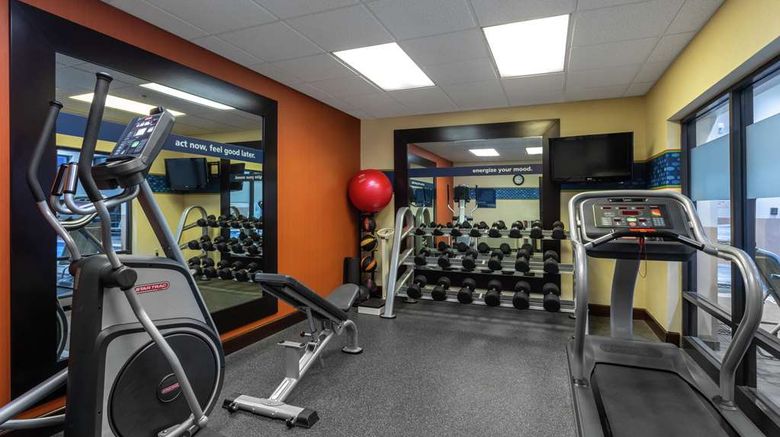 <b>Hampton Inn Bedford Health</b>. Images powered by <a href="https://iceportal.shijigroup.com/" title="IcePortal" target="_blank">IcePortal</a>.