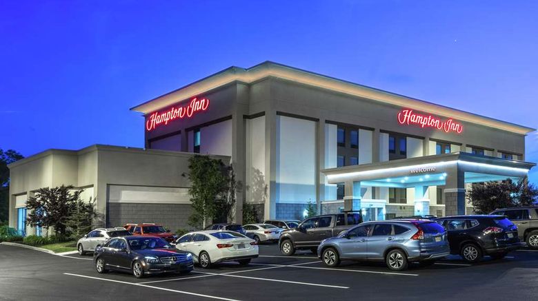 <b>Hampton Inn Bedford Exterior</b>. Images powered by <a href="https://iceportal.shijigroup.com/" title="IcePortal" target="_blank">IcePortal</a>.