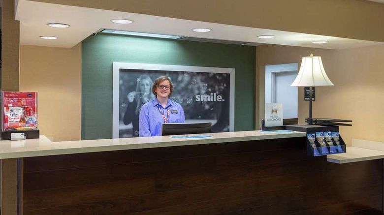 <b>Hampton Inn Bedford Lobby</b>. Images powered by <a href="https://iceportal.shijigroup.com/" title="IcePortal" target="_blank">IcePortal</a>.