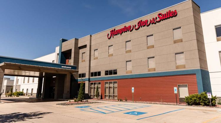 Hampton Inn & Suites Conference Center Exterior