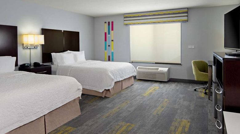<b>Hampton Inn & Suites Bakersfield/Hwy 58 Room</b>. Images powered by <a href="https://iceportal.shijigroup.com/" title="IcePortal" target="_blank">IcePortal</a>.