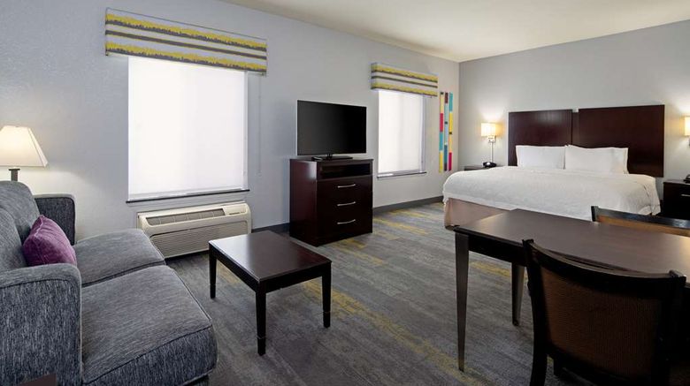 <b>Hampton Inn & Suites Bakersfield/Hwy 58 Room</b>. Images powered by <a href="https://iceportal.shijigroup.com/" title="IcePortal" target="_blank">IcePortal</a>.