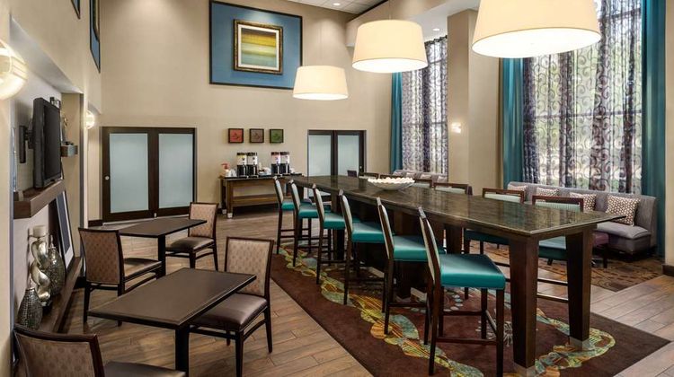 Hampton Inn & Suites Sun City Lobby