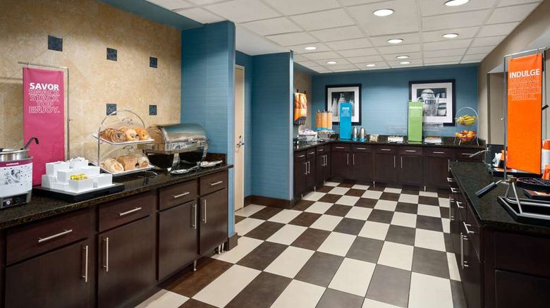 <b>Hampton Inn & Suites Sun City Restaurant</b>. Images powered by <a href="https://iceportal.shijigroup.com/" title="IcePortal" target="_blank">IcePortal</a>.