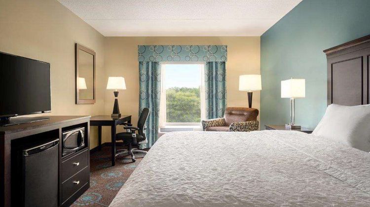 Hampton Inn & Suites Sun City Room