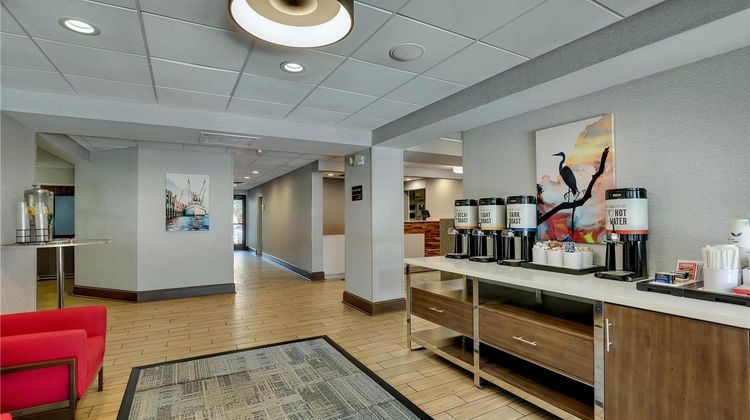 Hampton Inn Beaufort Lobby